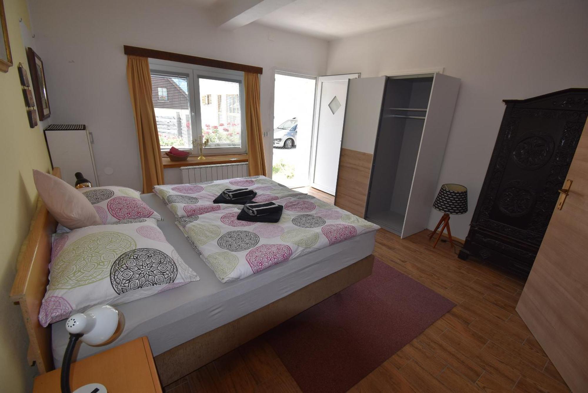 Free Alps, Massage & Wine Apartment Bovec