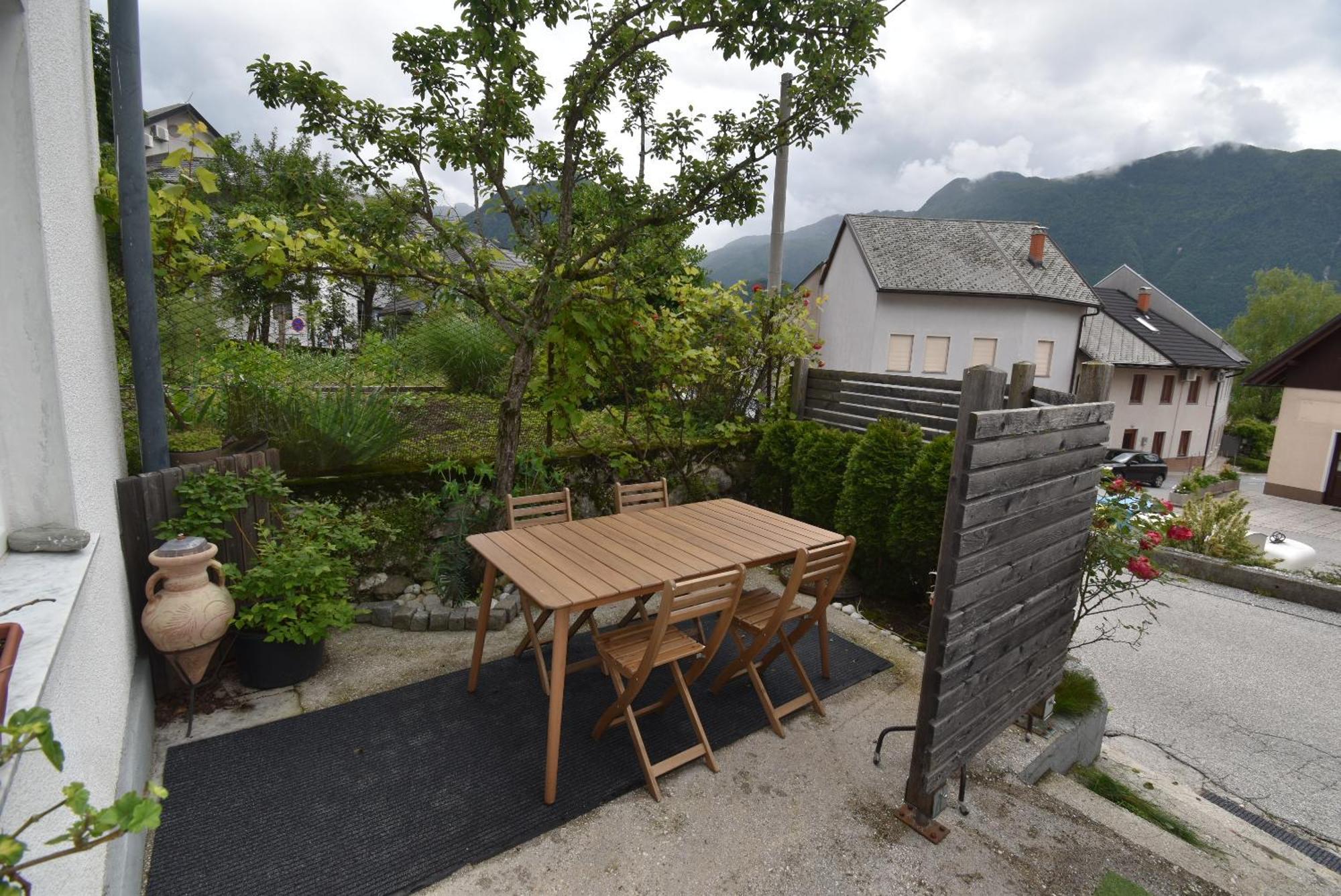 Apartment Free Alps, Massage & Wine *
