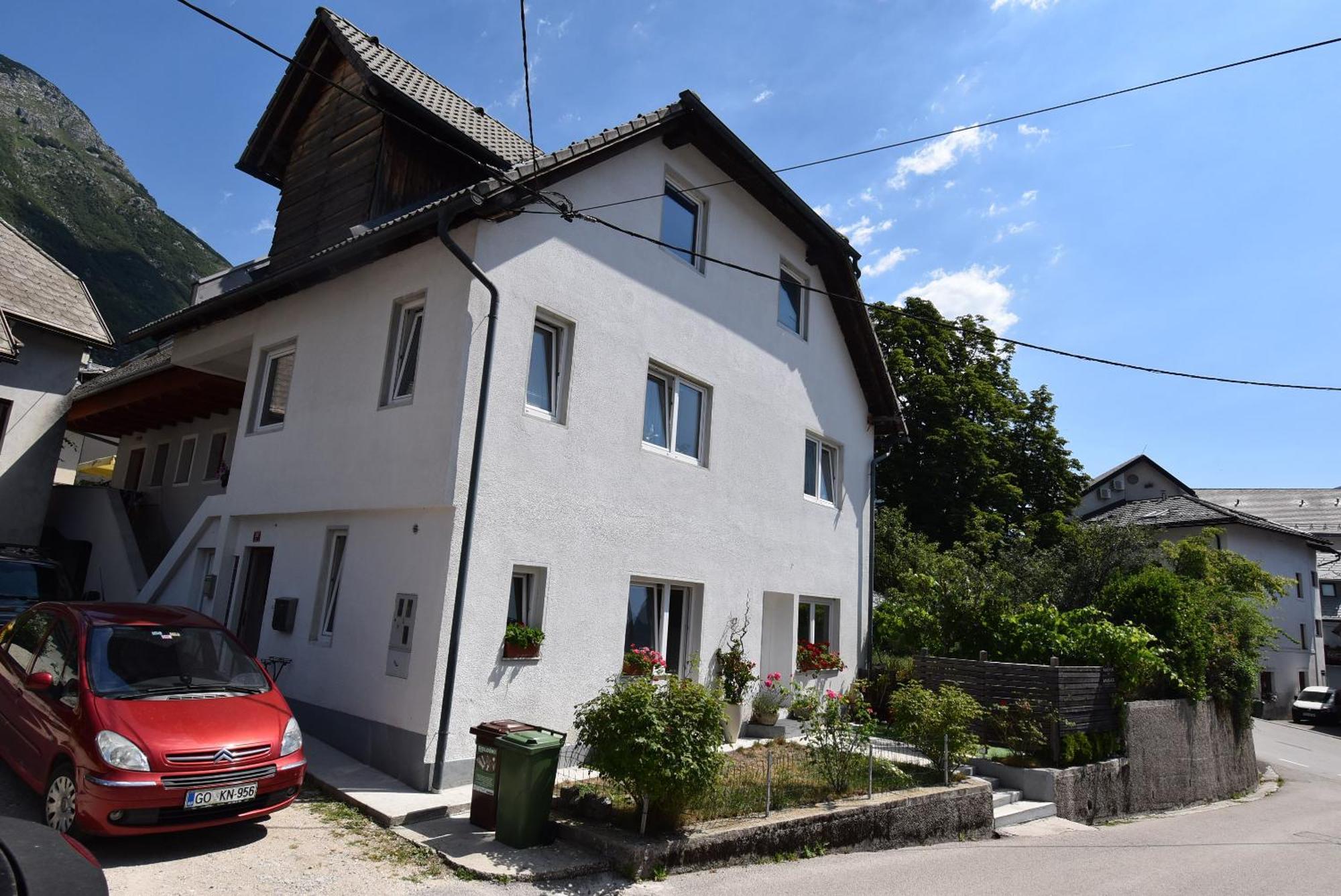 Free Alps, Massage & Wine Apartma